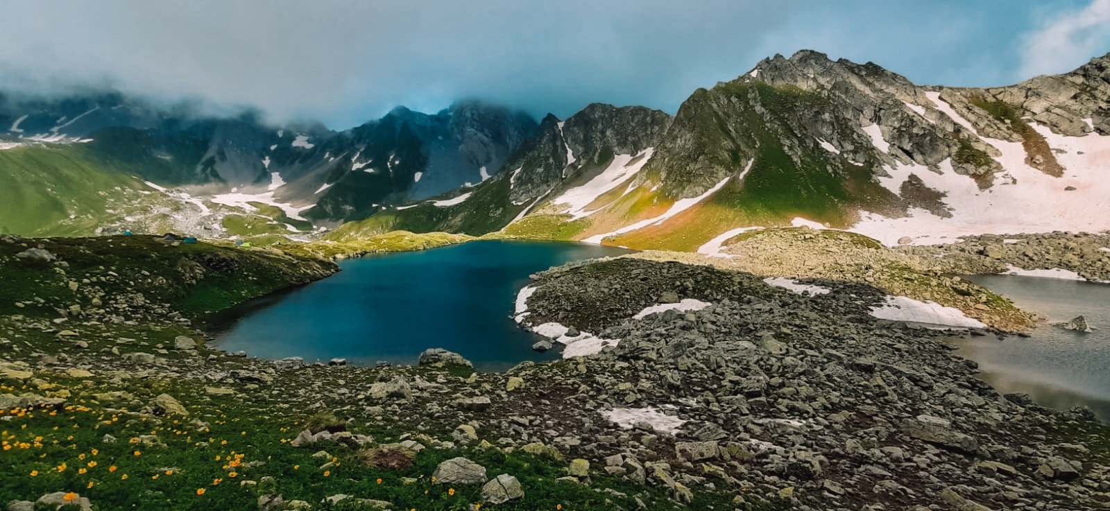 Пик Закан и Загеданские озёра