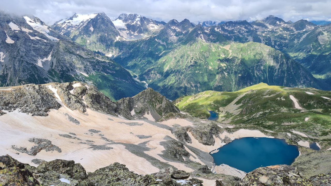 Голубое ожерелье Архыза